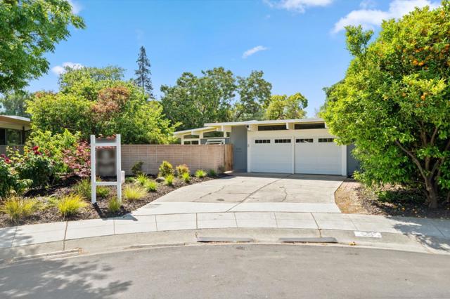 3310 Kenneth Drive, Palo Alto CA: https://media.crmls.org/mediaz/d19de84e-aac6-4ed6-969b-f766fb09c683.jpg