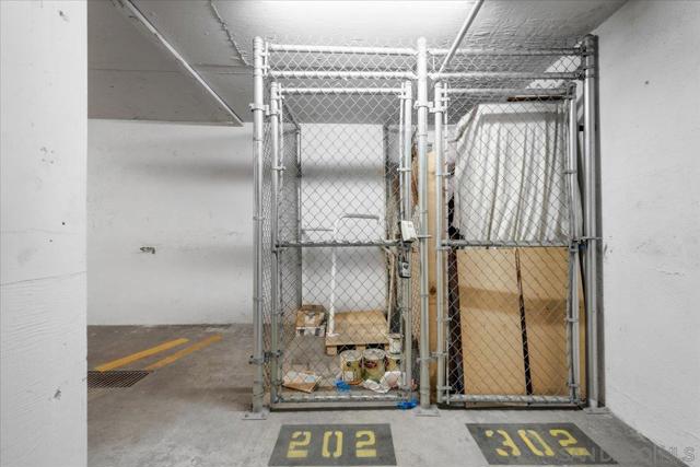 3211 5Th Ave, San Diego CA: https://media.crmls.org/mediaz/d19e4c72-1ea4-4b5c-89fa-c2ba0cd85213.jpg