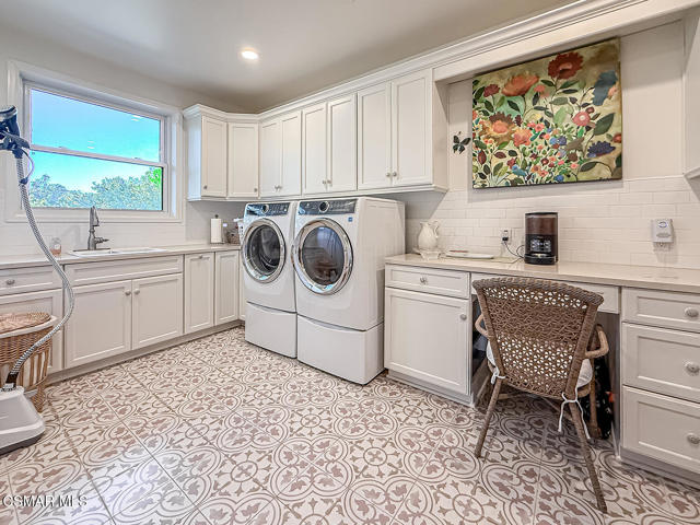 4255 Saddlecrest Lane, Westlake Village CA: https://media.crmls.org/mediaz/d19e7a87-cf94-46ad-ad7a-d9b232ee8744.jpg