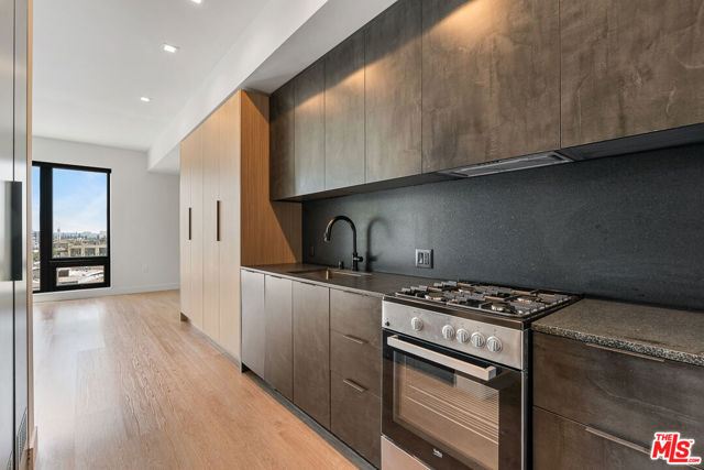 10700 Tabor Street, Los Angeles CA: https://media.crmls.org/mediaz/d19ee184-5fb3-451d-8590-6cf38dbd5b99.jpg