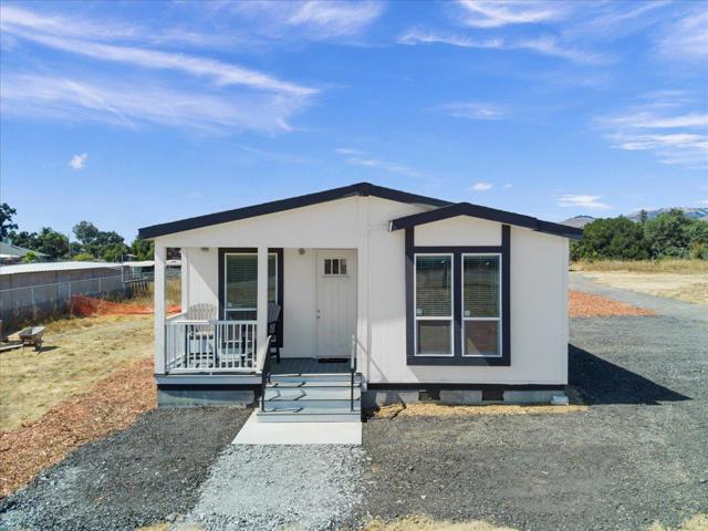 2055 Rucker Avenue, Gilroy CA: https://media.crmls.org/mediaz/d19f1f32-a726-426e-bb04-706b49037362.jpg