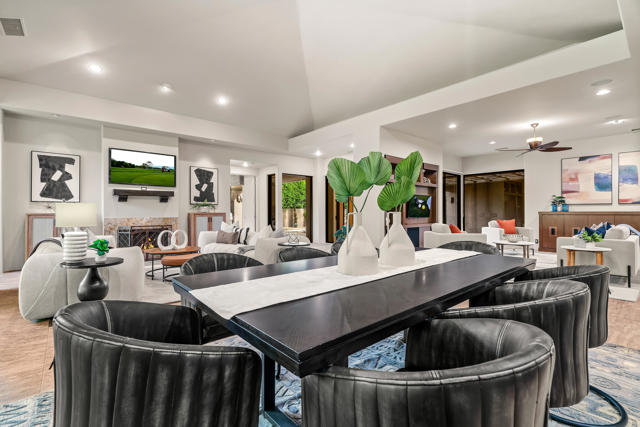 79200 Jack Rabbit Trail, La Quinta CA: https://media.crmls.org/mediaz/d19f420c-46a9-4809-b343-f4e2d554ed0b.jpg