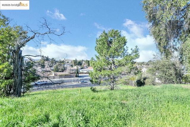 4058 Treat Boulevard, Concord CA: https://media.crmls.org/mediaz/d19fa259-31c2-4b23-a746-b27d22e1cbc5.jpg