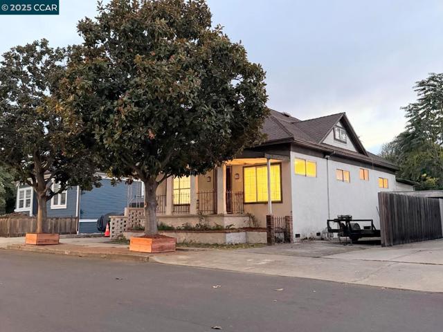 1716 Estudillo St, Martinez CA: https://media.crmls.org/mediaz/d19fb299-06e9-4174-b34b-371a6b9537fc.jpg