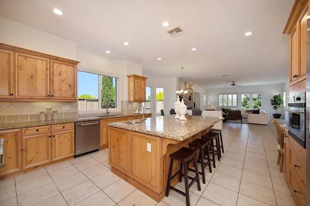 2791 Giorno Way, El Dorado Hills CA: https://media.crmls.org/mediaz/d1a00a5b-d0ff-4cc7-948d-555a54193c7e.jpg