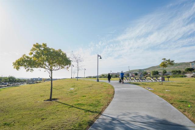 Detail Gallery Image 24 of 27 For 1127 Calle Pilares, Chula Vista,  CA 91913 - 4 Beds | 3/1 Baths