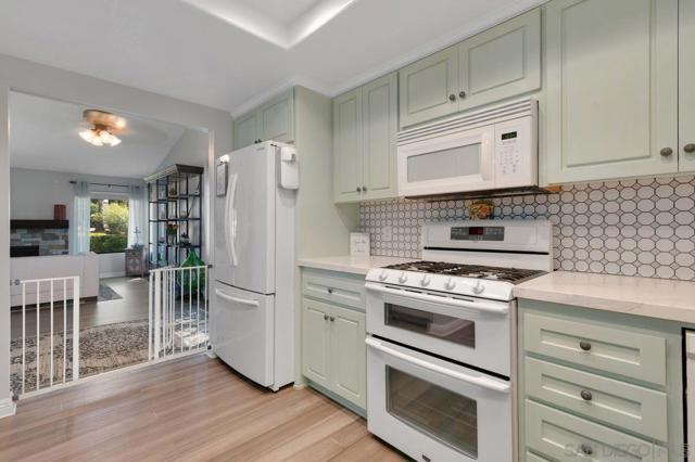 25657 Bellemore Dr, Ramona CA: https://media.crmls.org/mediaz/d1a2a134-24f8-4aec-9da8-527e84720fff.jpg