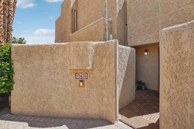 73475 Foxtail Lane, Palm Desert CA: https://media.crmls.org/mediaz/d1a2bbe5-bb39-4a63-8a02-0f84d70bed88.jpg
