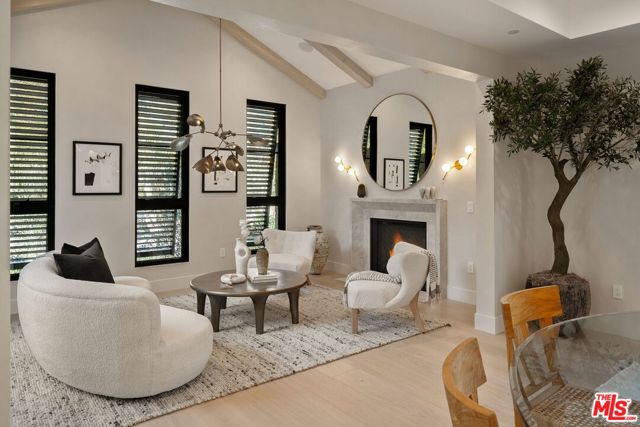 10444 Charing Cross Road, Los Angeles CA: https://media.crmls.org/mediaz/d1a30d94-8b37-4442-8a5d-44d0e2b298b3.jpg
