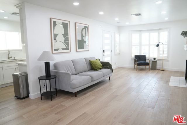 4243 W 58th Place, Los Angeles CA: https://media.crmls.org/mediaz/d1a356de-d348-419d-8c94-91ab5bee9300.jpg