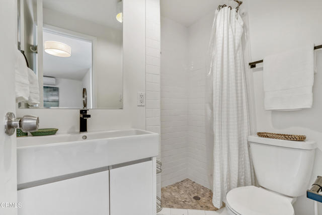 1813 N Avenue 55, Los Angeles CA: https://media.crmls.org/mediaz/d1a35a0f-4cf1-4587-a0b6-9b647e419692.jpg
