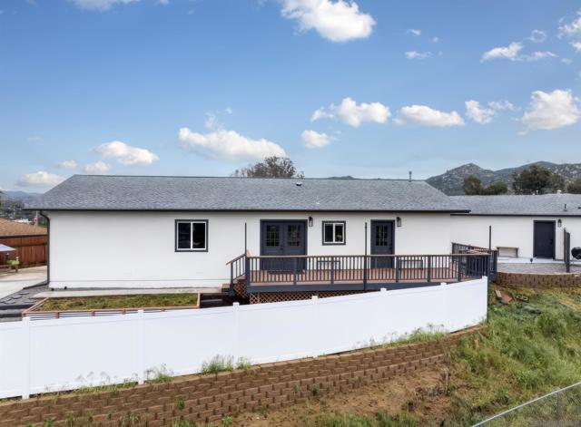 13210 Medallion Ln, Lakeside CA: https://media.crmls.org/mediaz/d1a3bc3b-a9f9-41b1-99fb-104bdc9d7dbf.jpg