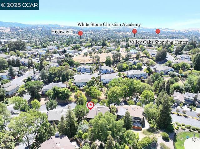 4782 Starflower Dr, Martinez CA: https://media.crmls.org/mediaz/d1a3e328-e49a-4444-9f91-d257ef169e11.jpg