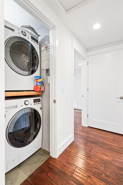9560 Alcala Avenue, Oakland CA: https://media.crmls.org/mediaz/d1a44141-32df-467f-93bf-432c40137b31.jpg