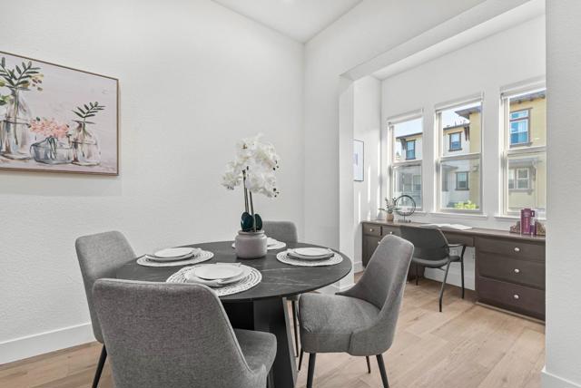 329 Cherokee Loop, Mountain View CA: https://media.crmls.org/mediaz/d1a55d34-206f-42d3-928e-6eb340d4637a.jpg