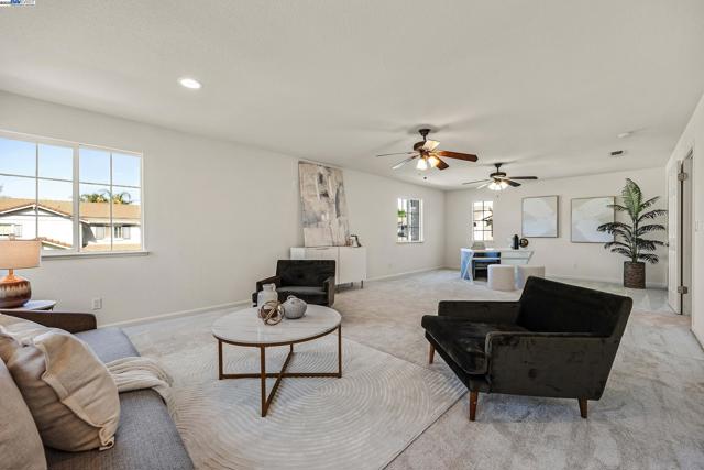 703 Seminole Ct, Discovery Bay CA: https://media.crmls.org/mediaz/d1a5cf56-f2f7-4ab7-9016-3b4d773b945a.jpg