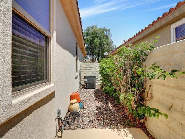 80311 Avenida Santa Belinda, Indio CA: https://media.crmls.org/mediaz/d1a7fc8c-12f3-4bd1-a284-5831f6982de4.jpg