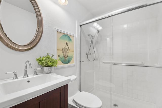 Detail Gallery Image 7 of 23 For 1982 Fairlee Dr, Encinitas,  CA 92024 - 2 Beds | 2 Baths