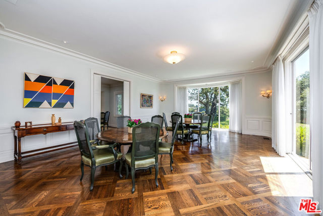 11080 Chalon Road, Los Angeles CA: https://media.crmls.org/mediaz/d1aa31a1-6bf4-4cdc-845c-a66eb4ab4111.jpg