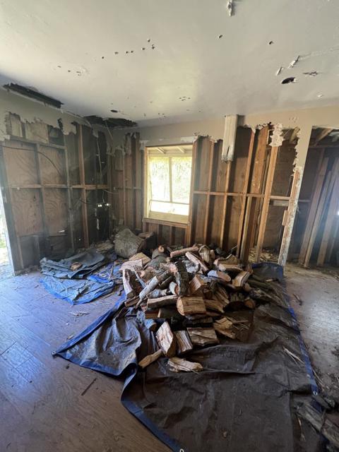 17160 Wilson Way, Royal Oaks CA: https://media.crmls.org/mediaz/d1aa7975-c87a-48f8-bfd9-0a95425f4049.jpg