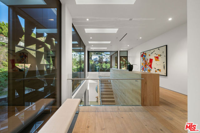 2341 Gloaming Way, Beverly Hills CA: https://media.crmls.org/mediaz/d1ab07c6-2d7e-48bc-97e8-8dcf9372b704.jpg