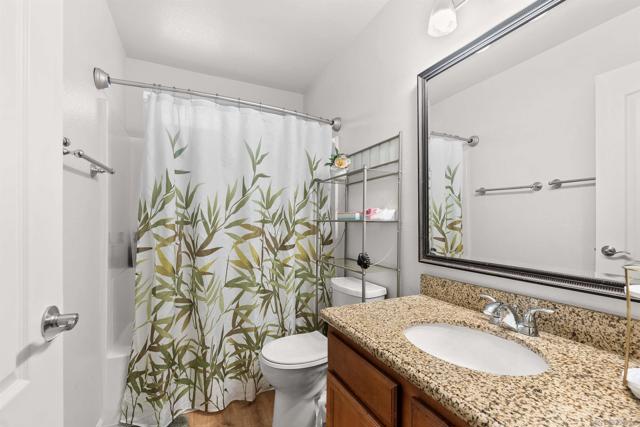 506 Calle Montecito, Oceanside CA: https://media.crmls.org/mediaz/d1ac3404-7ee6-4667-a19d-7648769bfc17.jpg