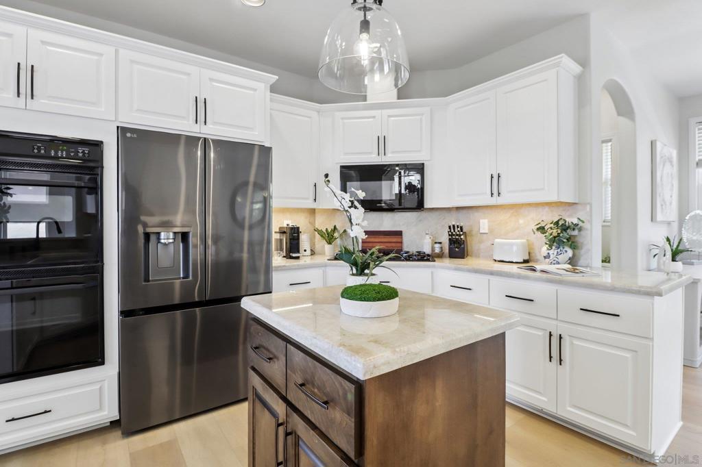 2410 Geranium St - photo 14