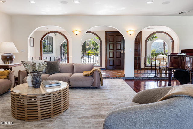 Detail Gallery Image 14 of 73 For 420 Inverness Dr, La Canada Flintridge,  CA 91011 - 6 Beds | 5/1 Baths