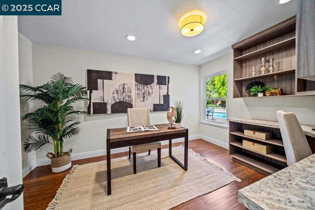21 Mirango Ct, Clayton CA: https://media.crmls.org/mediaz/d1acc252-d58f-4f20-b783-a93d5457f29f.jpg