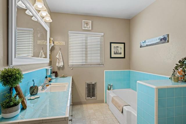 4211 Bolsa Road, Hollister CA: https://media.crmls.org/mediaz/d1add104-cbf1-47d8-97c0-160b71ecb168.jpg
