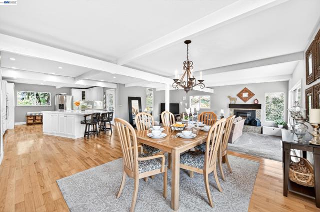 10700 Foothill Rd, Sunol CA: https://media.crmls.org/mediaz/d1ae0266-ec84-42a2-9c51-07c2eeec9df2.jpg