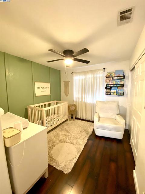963 Grafton St, Manteca CA: https://media.crmls.org/mediaz/d1ae7d7d-6ef2-4d0d-8990-27a942039e8f.jpg