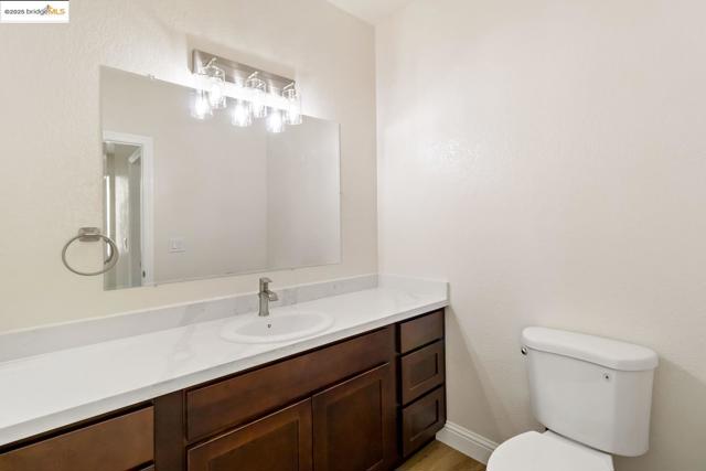 521 Freemark LN, Oakley CA: https://media.crmls.org/mediaz/d1aec215-4359-4bc7-8a5b-6512e239b52a.jpg