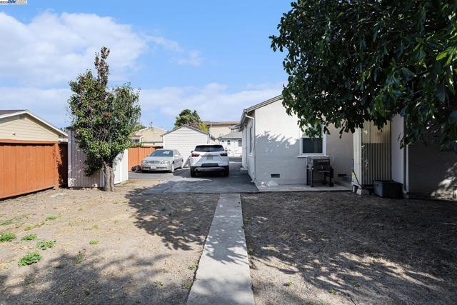 1143 D St, Hayward CA: https://media.crmls.org/mediaz/d1aefb03-d39c-4b12-92ad-7e8949f65e4e.jpg