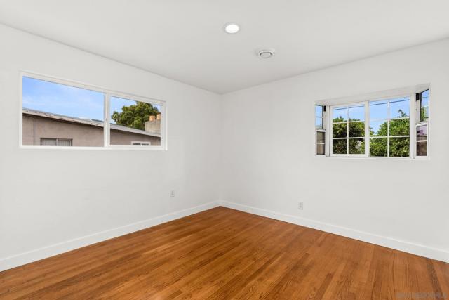 614 Fifth Ave, Chula Vista CA: https://media.crmls.org/mediaz/d1af0ee8-2127-4116-af3b-7a4779db5de6.jpg