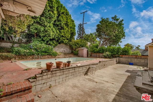 5038 Inadale Avenue, Los Angeles, California 90043, 2 Bedrooms Bedrooms, ,1 BathroomBathrooms,Single Family Residence,For Sale,Inadale,24401935