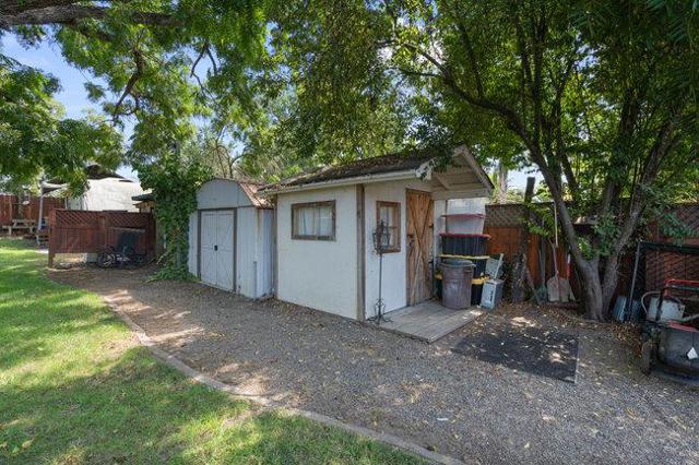 22 Heiner Road, Watsonville CA: https://media.crmls.org/mediaz/d1afc843-620a-425e-a1dc-226cac69bae0.jpg