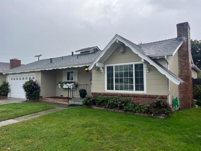 728 Saratoga Drive, Salinas CA: https://media.crmls.org/mediaz/d1afccf7-71fe-4447-aa79-f3ff9ae2c9d7.jpg