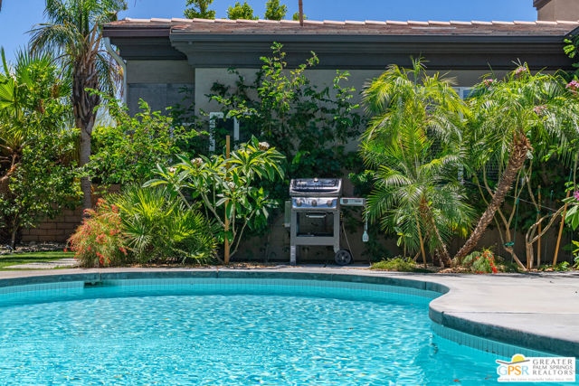 2160 N Hermosa Drive, Palm Springs CA: https://media.crmls.org/mediaz/d1b03a94-a751-450a-8ac7-76e2c43427de.jpg
