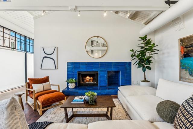 311 4th St, Oakland CA: https://media.crmls.org/mediaz/d1b1bb26-7828-41a4-a2f5-12c8f7efe4e4.jpg
