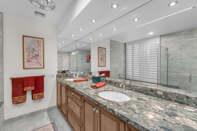5 Stanford Drive, Rancho Mirage CA: https://media.crmls.org/mediaz/d1b1bf06-b6fb-476a-8681-86b48f21c7b7.jpg