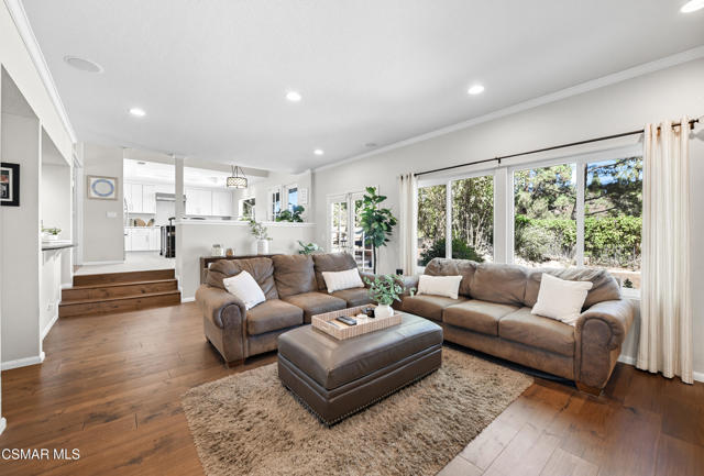 3128 Casino Drive, Thousand Oaks CA: https://media.crmls.org/mediaz/d1b237f5-1968-4c0d-8182-b8c7a0c5d4ef.jpg