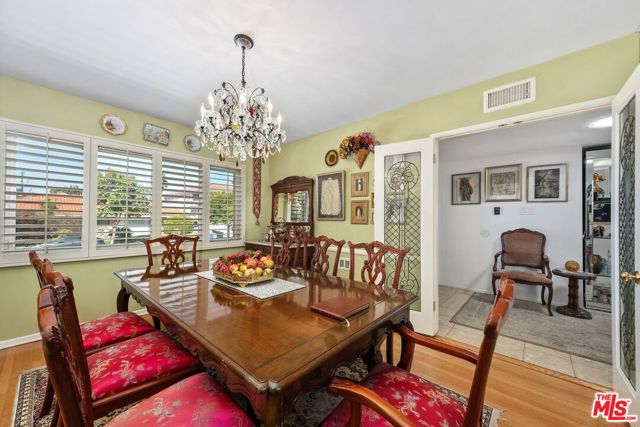 5550 W 63rd Street, Los Angeles CA: https://media.crmls.org/mediaz/d1b23943-ec47-412e-b823-abc1650089dd.jpg
