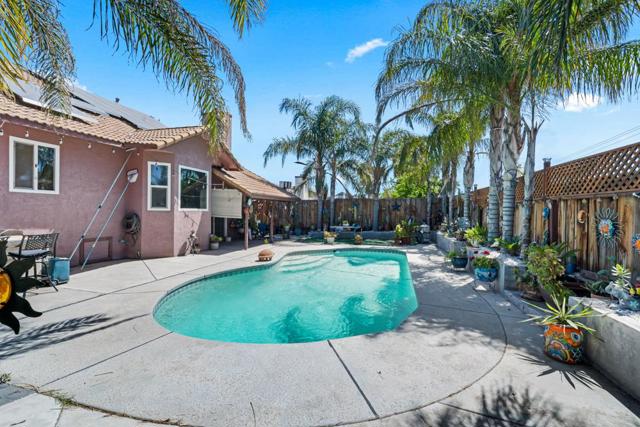 711 Kirkwood Court, Los Banos CA: https://media.crmls.org/mediaz/d1b25816-01b7-4e75-9e05-3947adf43c3a.jpg