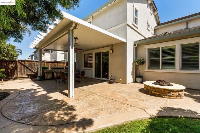 907 Snapdragon Way, Brentwood CA: https://media.crmls.org/mediaz/d1b2eff6-3675-499a-b92e-b4a65c1003b8.jpg