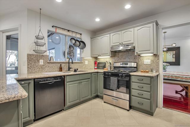 Image 15 of 50 For 3942 Catamarca Dr