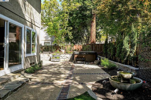 105 Creighton Way, Danville CA: https://media.crmls.org/mediaz/d1b3872e-b0fc-41ab-891a-5fbc4855c822.jpg
