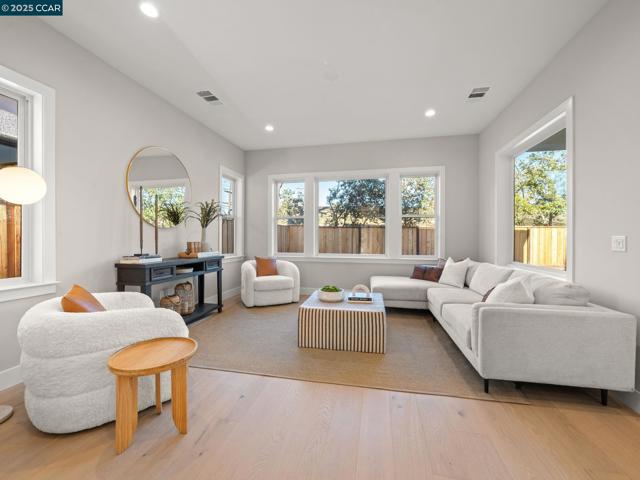 257 Haleena Place, Walnut Creek CA: https://media.crmls.org/mediaz/d1b3fb26-ccc7-431f-a98d-fca8e66e649d.jpg