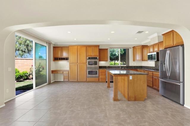 43883 Brookhaven Court, Temecula CA: https://media.crmls.org/mediaz/d1b3fe14-c66a-48d5-8c8a-d90c649171dd.jpg