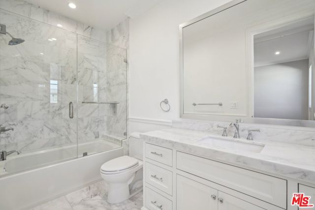 813 N Spaulding Avenue, Los Angeles CA: https://media.crmls.org/mediaz/d1b424b4-0eb1-4898-af8b-ad5cc307b9e7.jpg